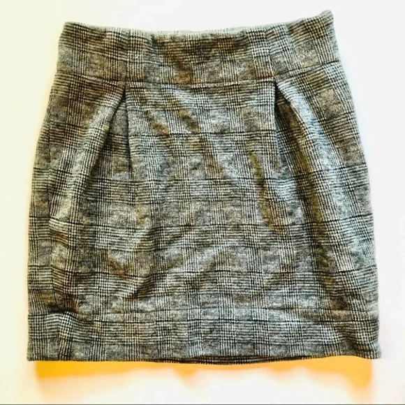 Banana Republic Gray Plaid Wool Mini Skirt Size 2 - Picture 1 of 7